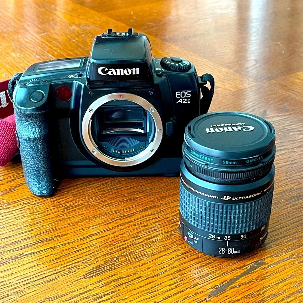 Canon EOS A2E 35mm Camera Body AND Auto Focus Zoom Lens